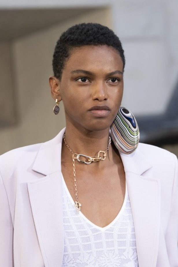 اسبوع الموضة في لندن 2019 عرض أزياء رولان موريه ربيع وصيف 2020