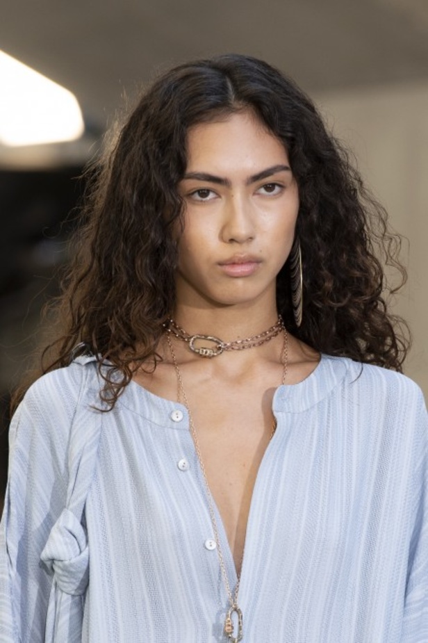 اسبوع الموضة في لندن 2019 عرض أزياء رولان موريه ربيع وصيف 2020