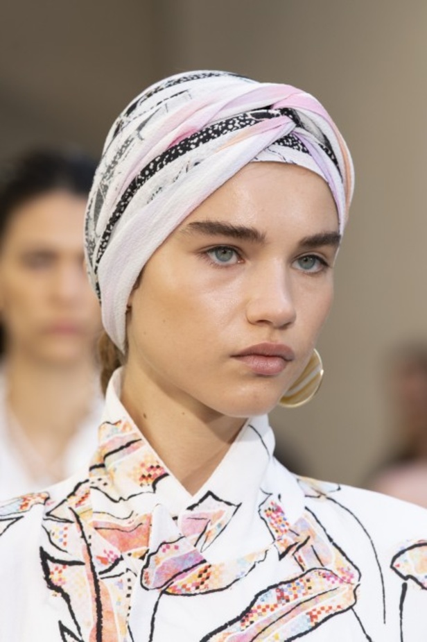 اسبوع الموضة في لندن 2019 عرض أزياء رولان موريه ربيع وصيف 2020