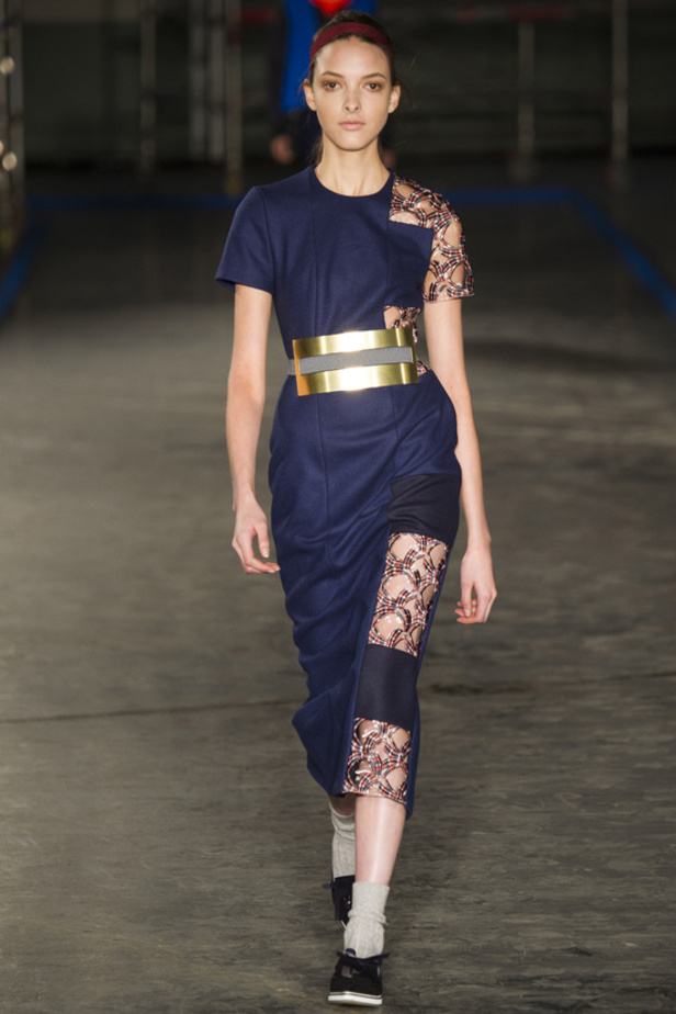 Roksanda Ilincic: معرض من الفنون بتصاميم راقية