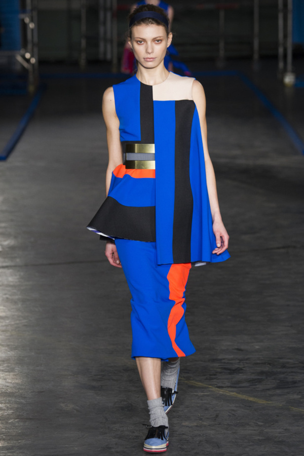 Roksanda Ilincic: معرض من الفنون بتصاميم راقية