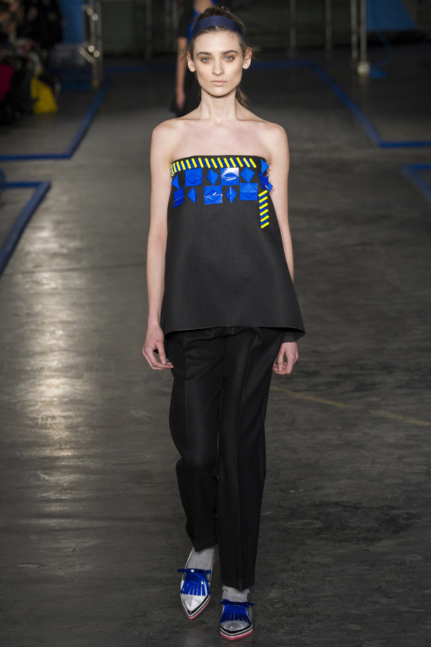 Roksanda Ilincic: معرض من الفنون بتصاميم راقية