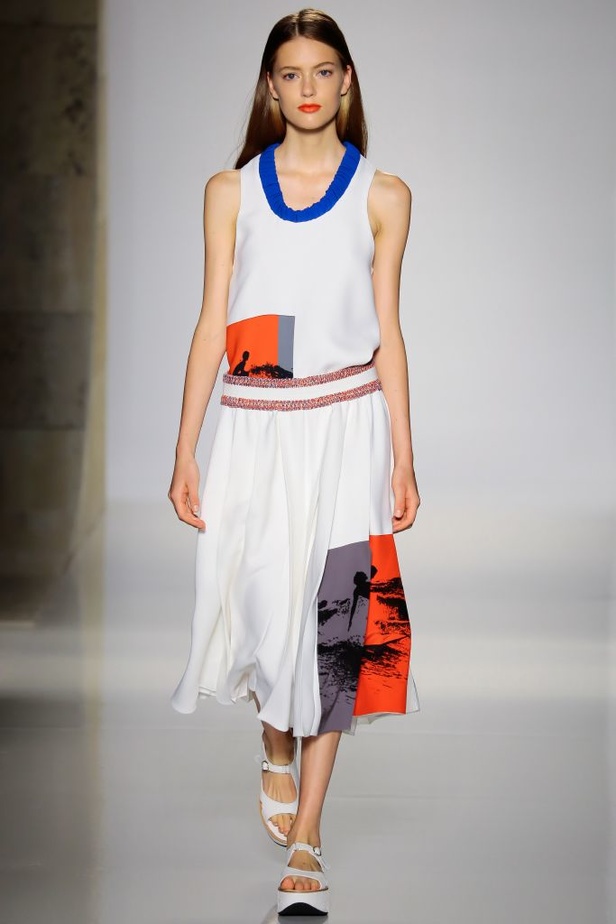 Victoria Beckham تخرج عن التقليدي بمجموعة عملية وعصرية!