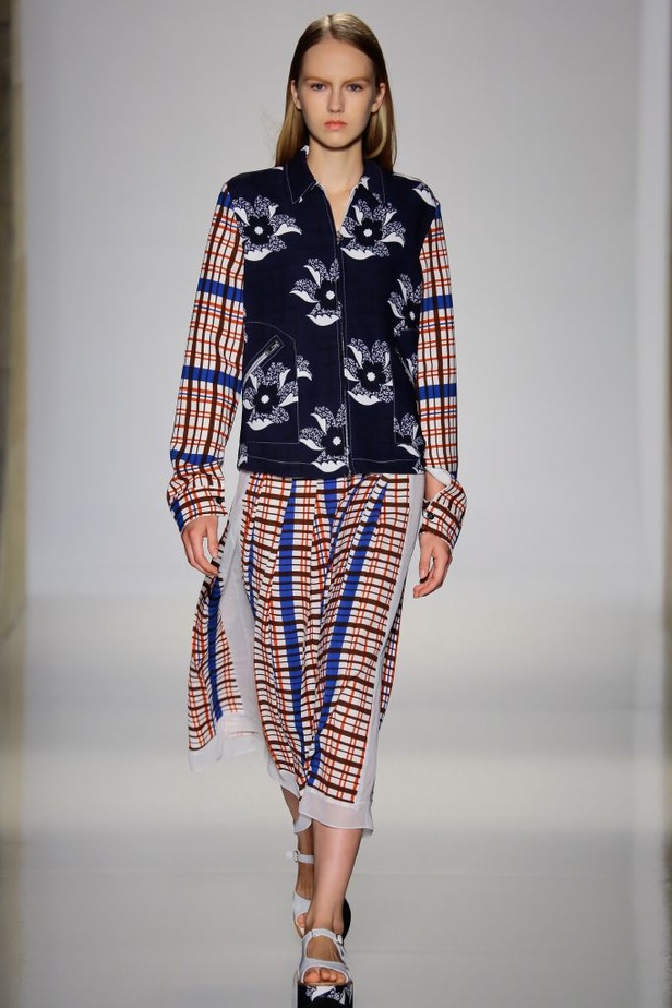 Victoria Beckham تخرج عن التقليدي بمجموعة عملية وعصرية!