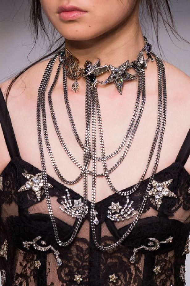 مجموعة الكسندر ماكوين لخريف وشتاء 2016