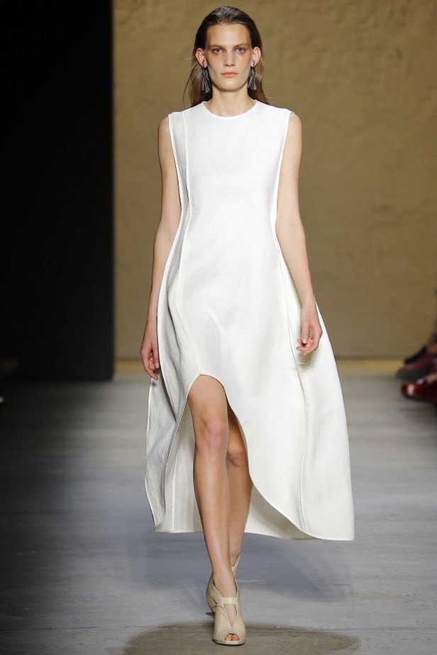 عصرية وحداثة وكمال في عرض Narciso Rodriguez 