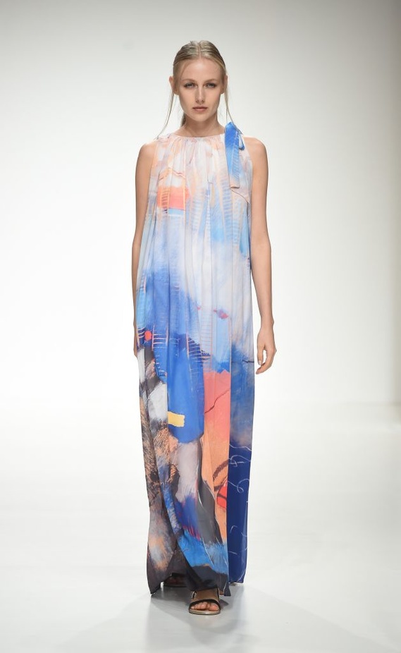 عرض ازياء زينة برسلي لربيع و صيف 2016