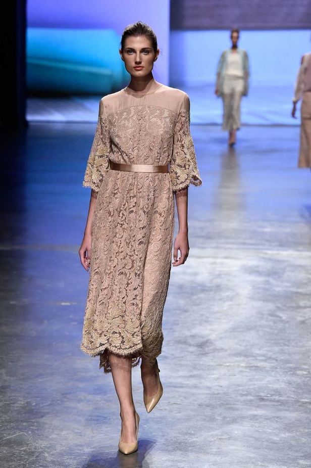 عرض ازياء MADIYAH AL SHARQI لربيع و صيف 2016