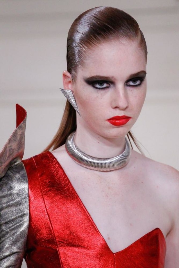 عرض سان لوران لخريف وشتاء 2016-2017