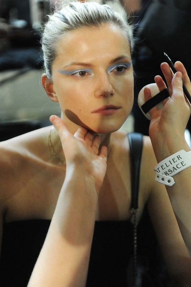 فرساتشي ترسم خيوطا جديدة في اسبوع الهوت كوتور