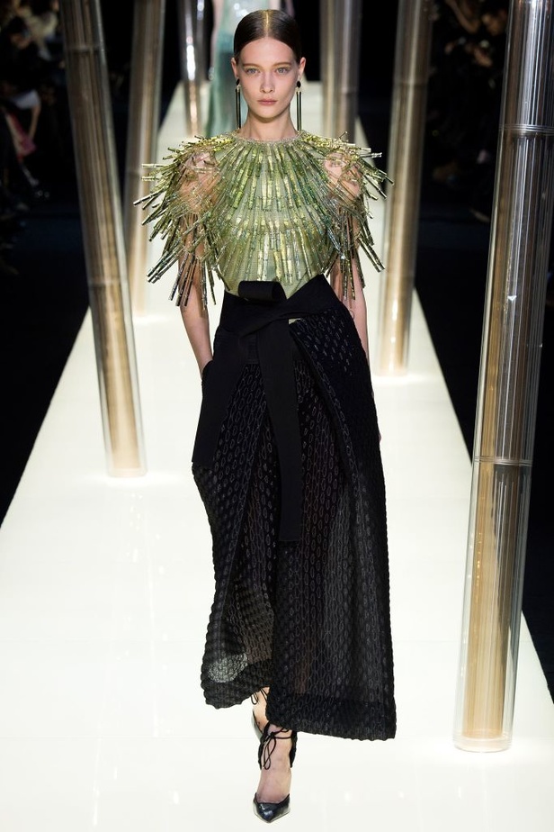 Armani Prive يُدخلنا حدائق البامبو في مجموعته الجديدة 