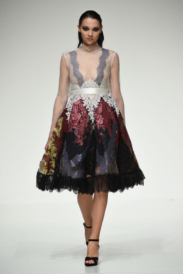 أناقة ورقي في مجموعة Hussein Bazaza 