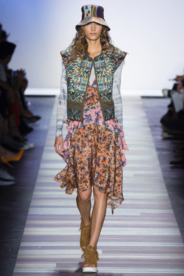 BCBG Max Azria يصطحبنا في رحلة إلى كاليفورنيا!