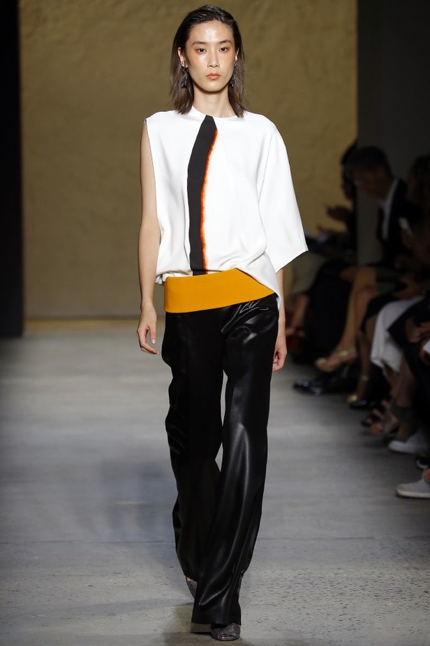 عصرية وحداثة وكمال في عرض Narciso Rodriguez 