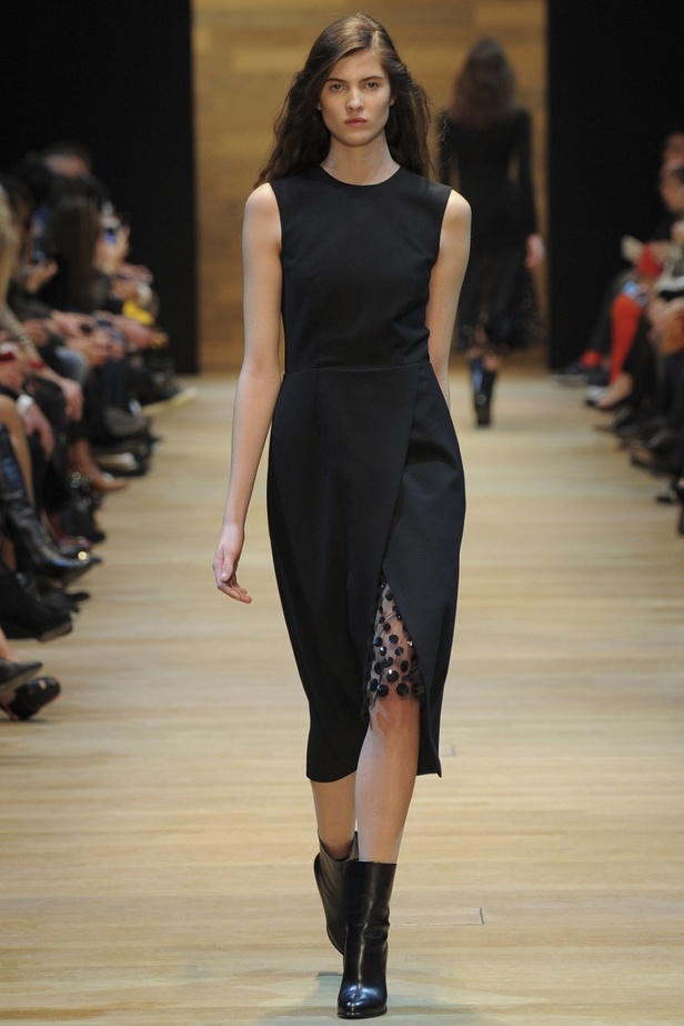 Guy Laroche قصات عسكرية بأسلوب أنثوي