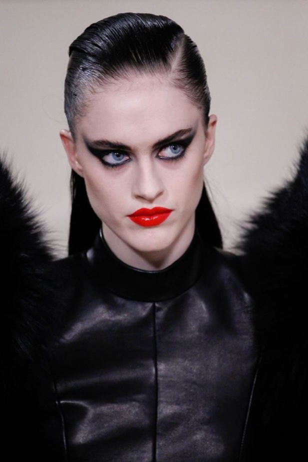 عرض سان لوران لخريف وشتاء 2016-2017