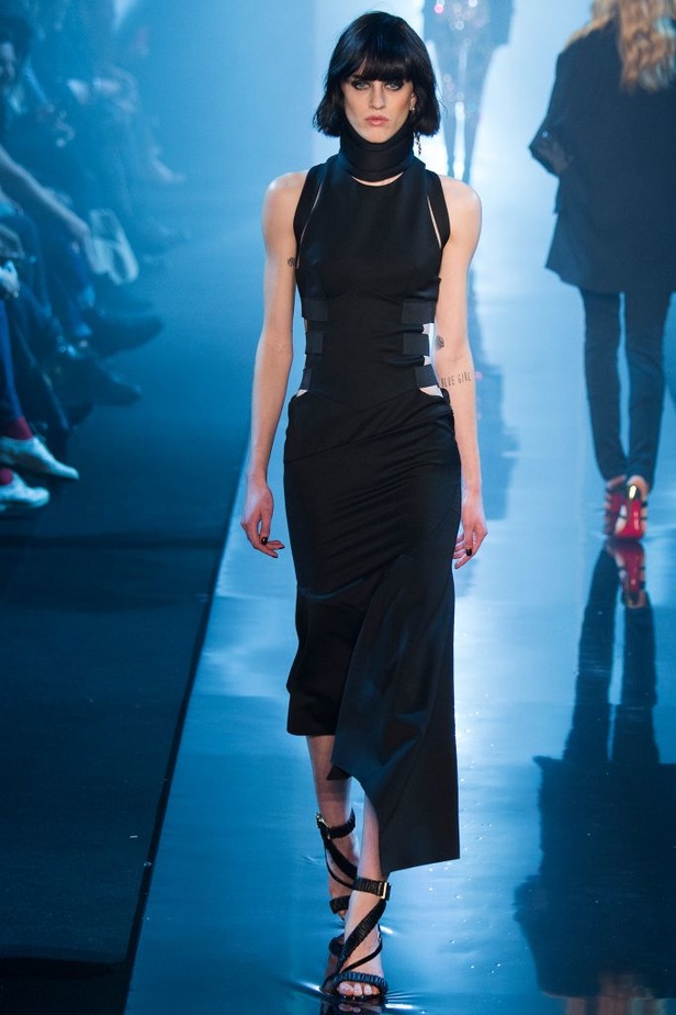 Alexandre Vauthier: تصاميم جريئة بقليل من الإبتكار  