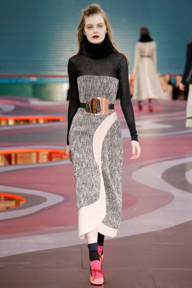 Roksanda Llincic......قوّة بالألوان واحتشام بأناقة 