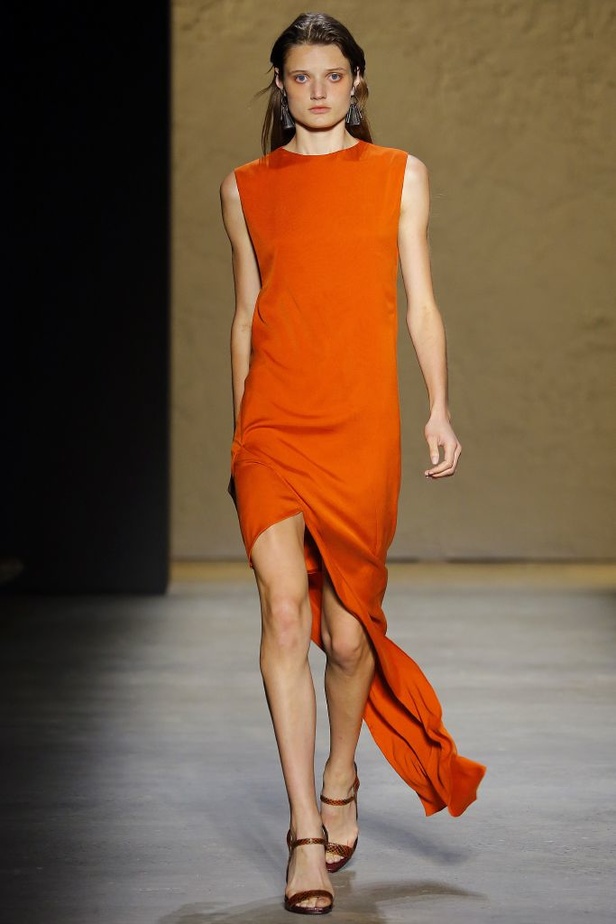 عصرية وحداثة وكمال في عرض Narciso Rodriguez 