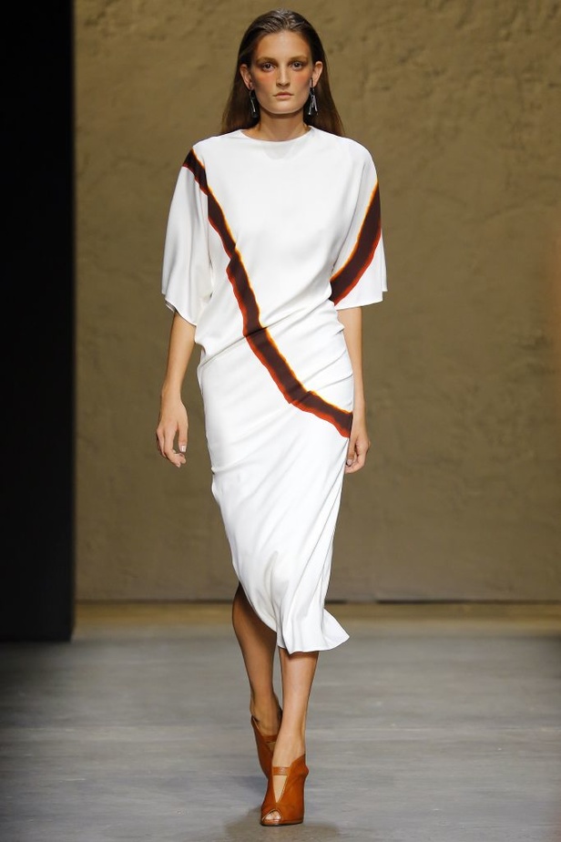 عصرية وحداثة وكمال في عرض Narciso Rodriguez 