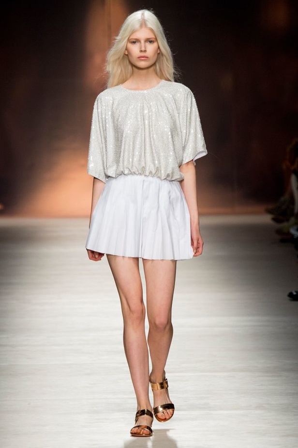 رومنسية Blumarine تنعكس بشفافية على المجموعة الجديدة