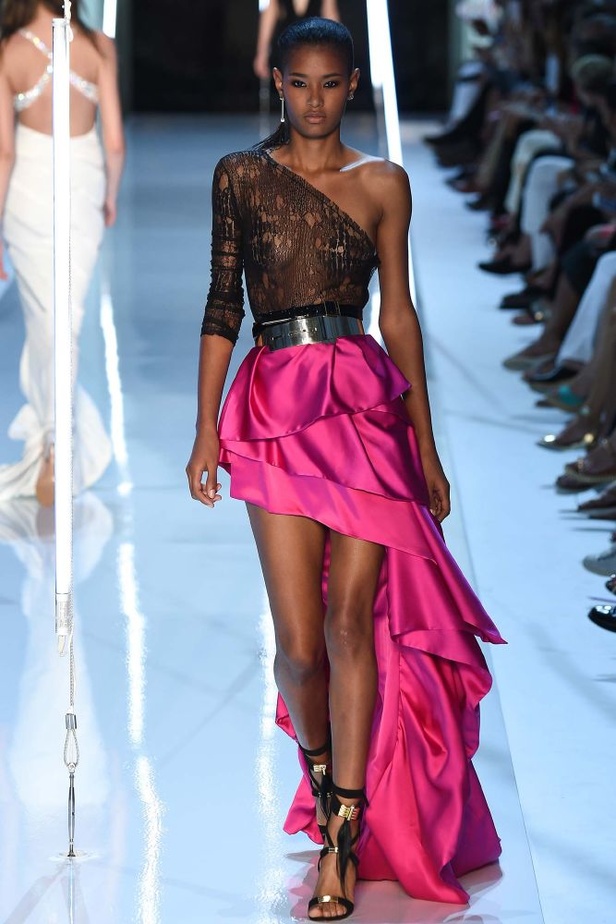 أناقة الشراريب والفرو مع Alexander Vauthier