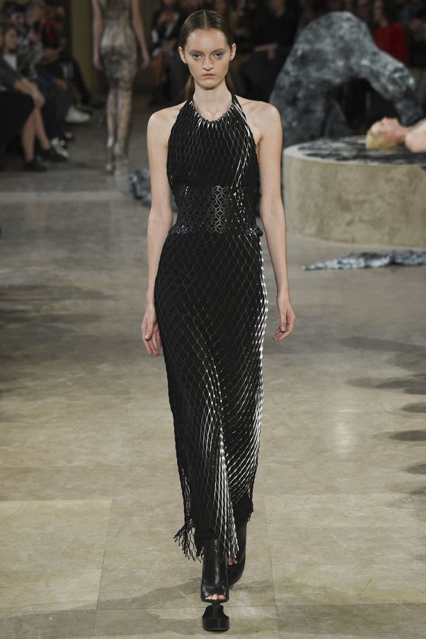 مجموعة Iris Van Herpen لربيع و صيف 2016