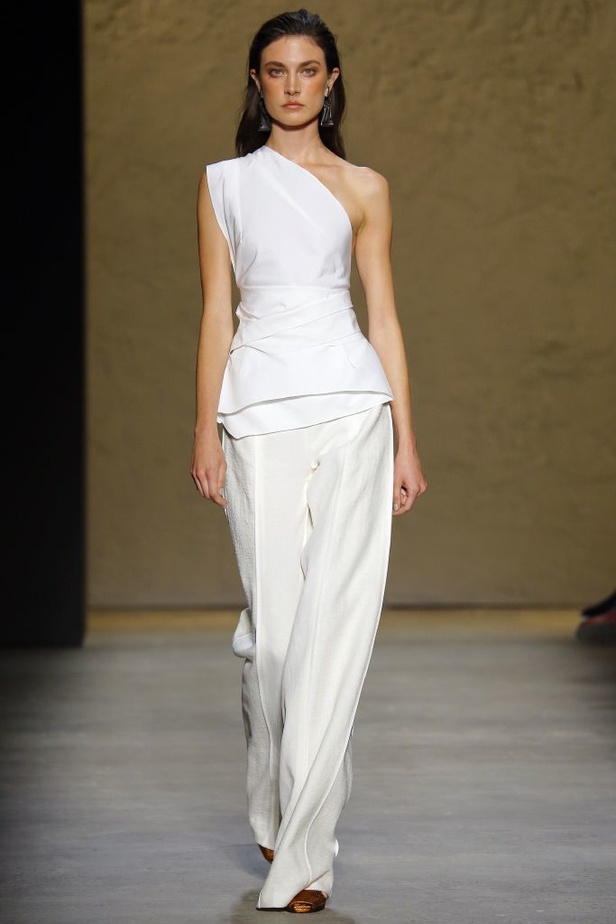 عصرية وحداثة وكمال في عرض Narciso Rodriguez 