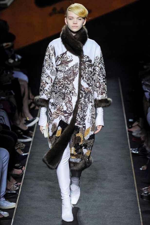 الفرو الراقي على طريقة دار Fendi