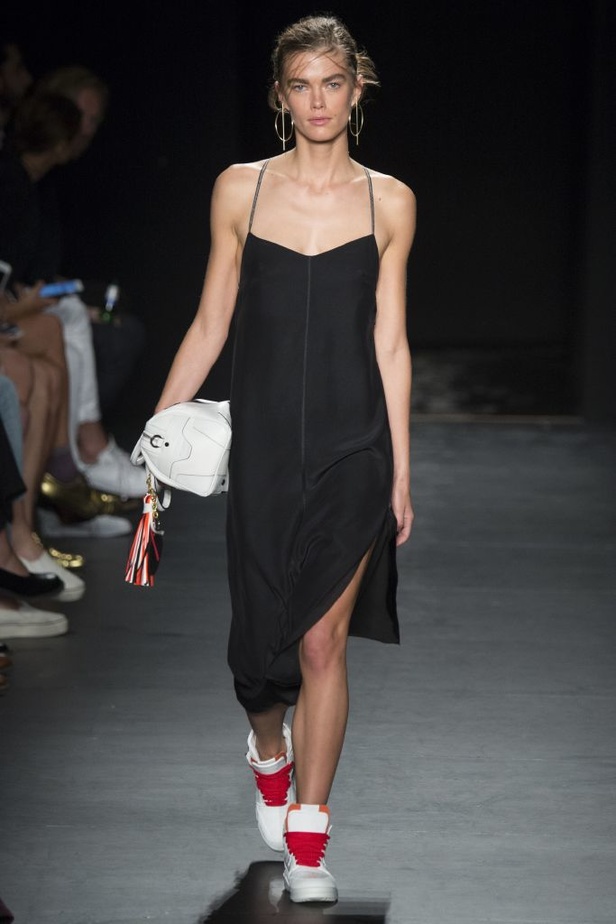 أناقة رياضية وعصرية في عرض Rag & Bone