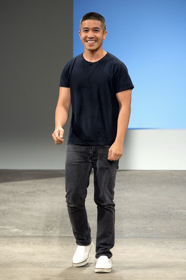 سحر الأنوثة الشبابية في مجموعة  Thakoon