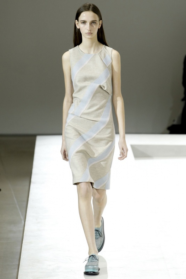 Jil Sander: هدوء الألوان وبساطة الأسلوب