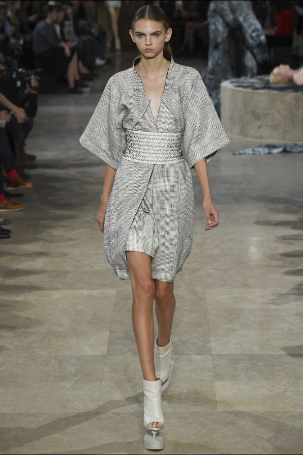 مجموعة Iris Van Herpen لربيع و صيف 2016