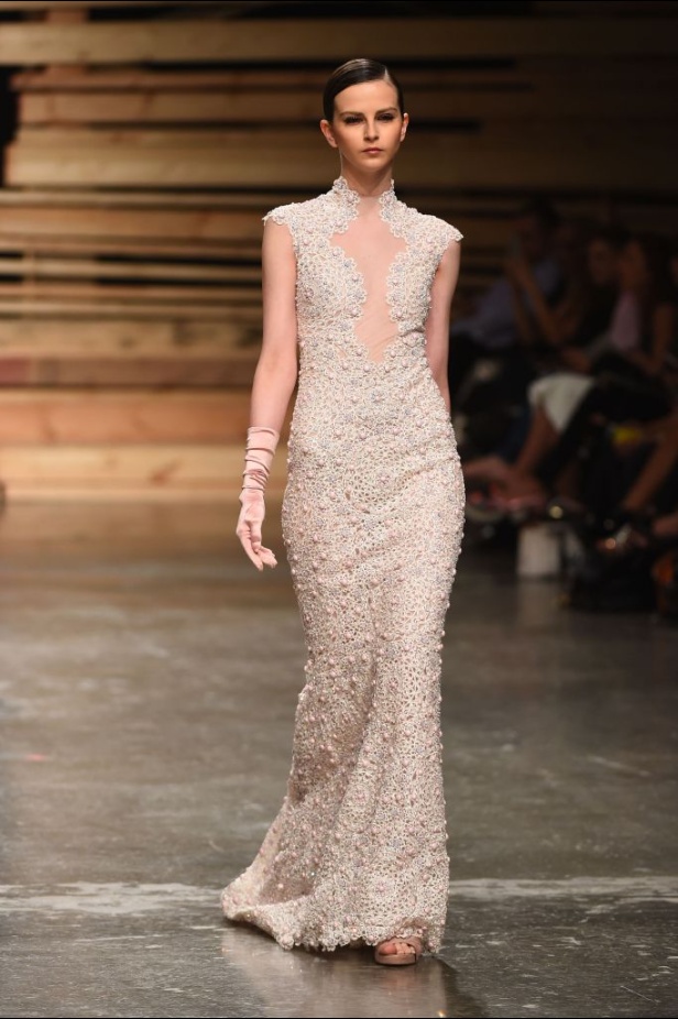 Ezra يتوّج امرأته ملكة على عرش الأناقة