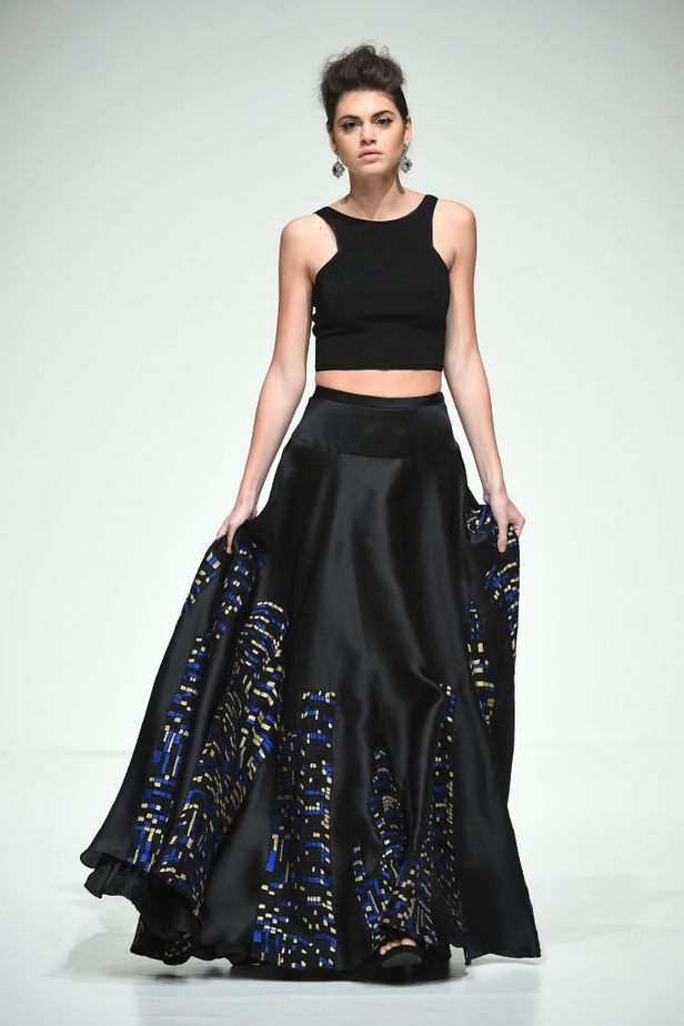 البساطة الراقية العنوان الأبرز "عائشة رمضان"