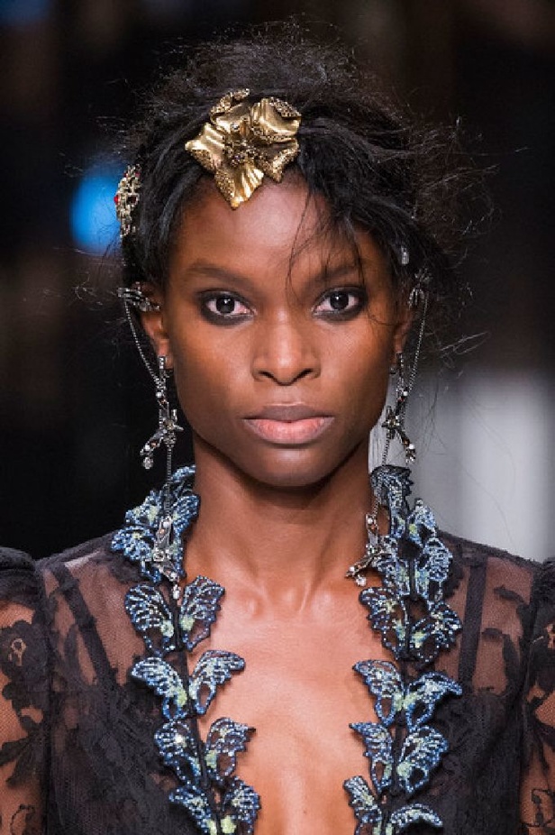 مجموعة الكسندر ماكوين لخريف وشتاء 2016