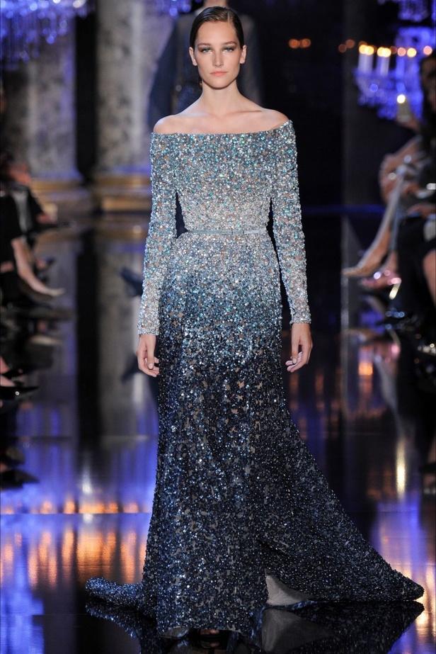 Elie Saab  يُدخلنا قصر الأنوار!