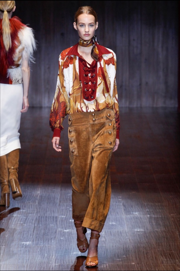 Gucci تمرد السبعينيات بألوان نارية!