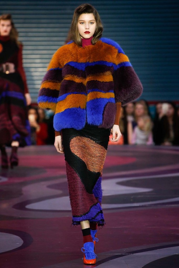 Roksanda Llincic......قوّة بالألوان واحتشام بأناقة 