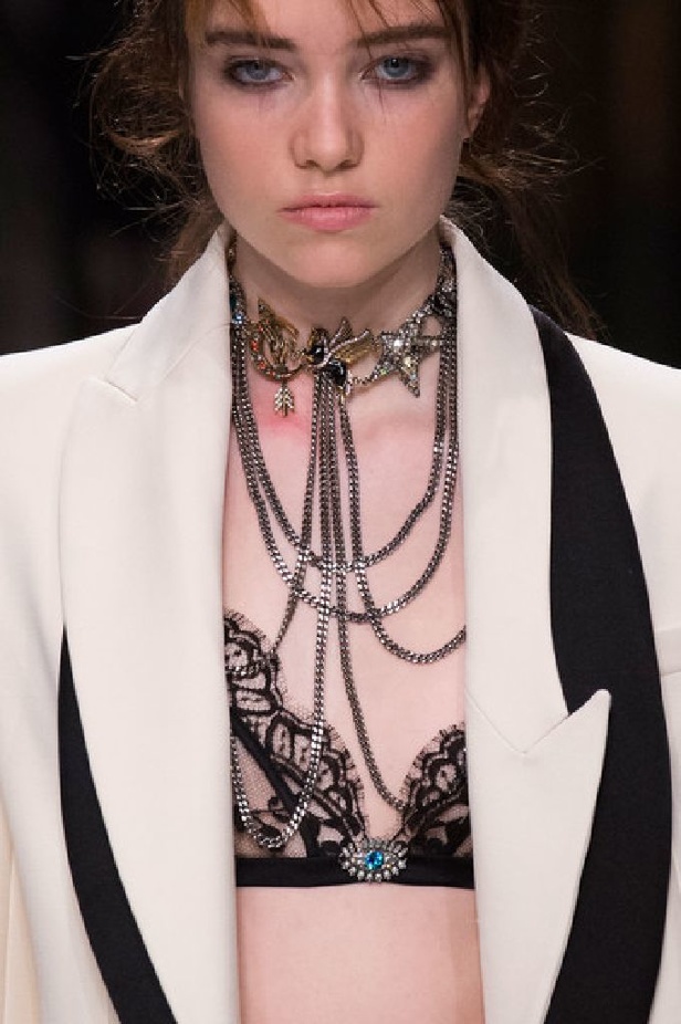 مجموعة الكسندر ماكوين لخريف وشتاء 2016