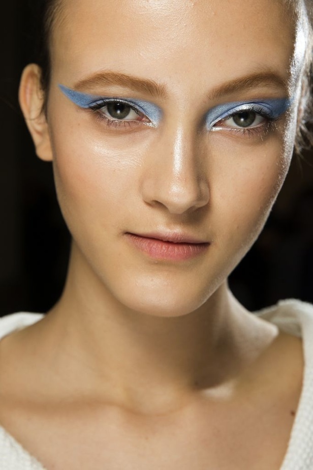 فرساتشي ترسم خيوطا جديدة في اسبوع الهوت كوتور