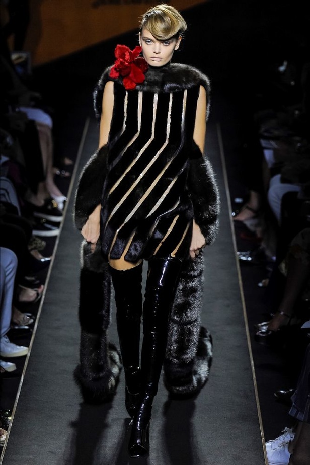 الفرو الراقي على طريقة دار Fendi