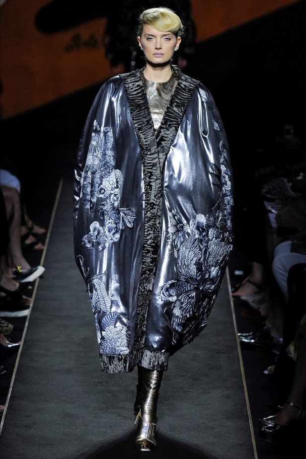 الفرو الراقي على طريقة دار Fendi