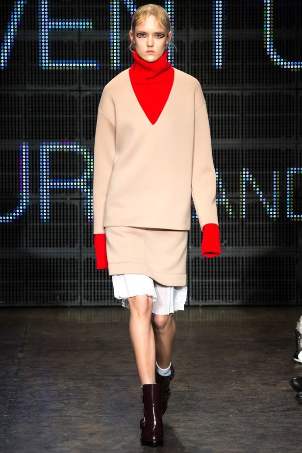 DKNY تصاميم عصرية مع طابع ذكوري