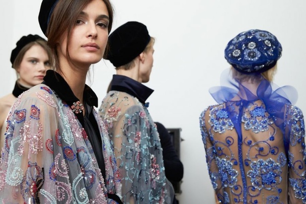 مجموعة جيورجيو ارماني للهوت كوتور لربيع وصيف 2021 