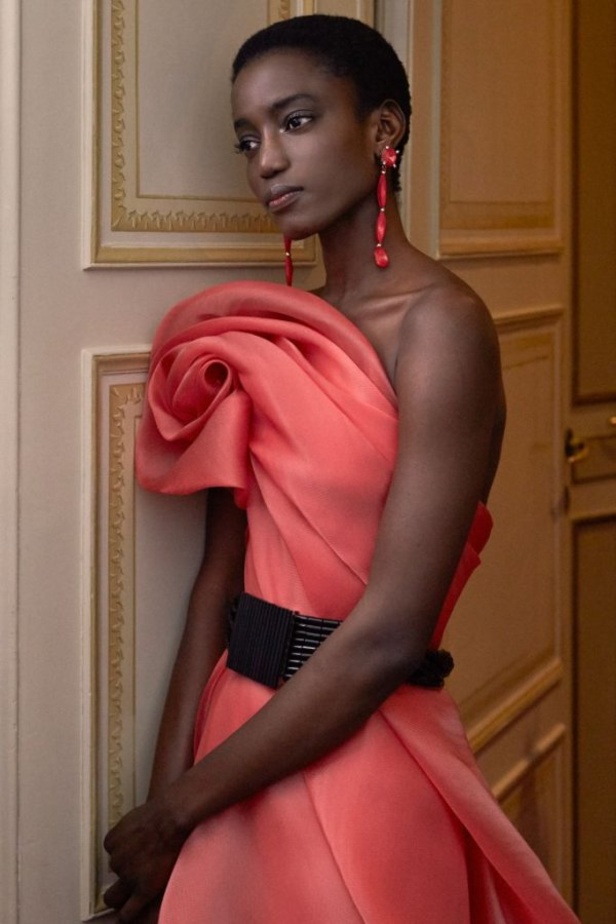 مجموعة جيورجيو ارماني للهوت كوتور لربيع وصيف 2021 