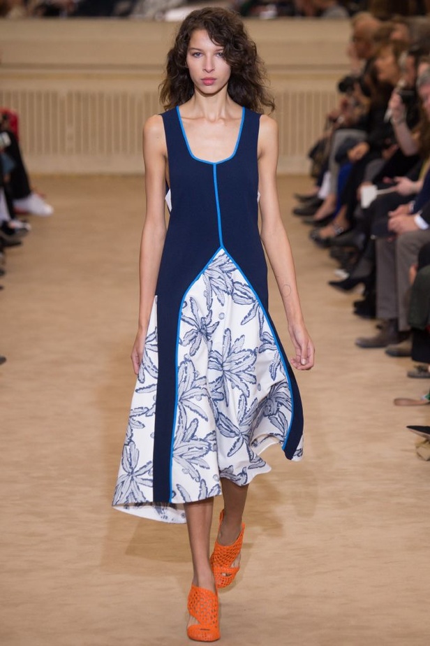 مجموعة Roland Mouret لربيع و صيف 2016