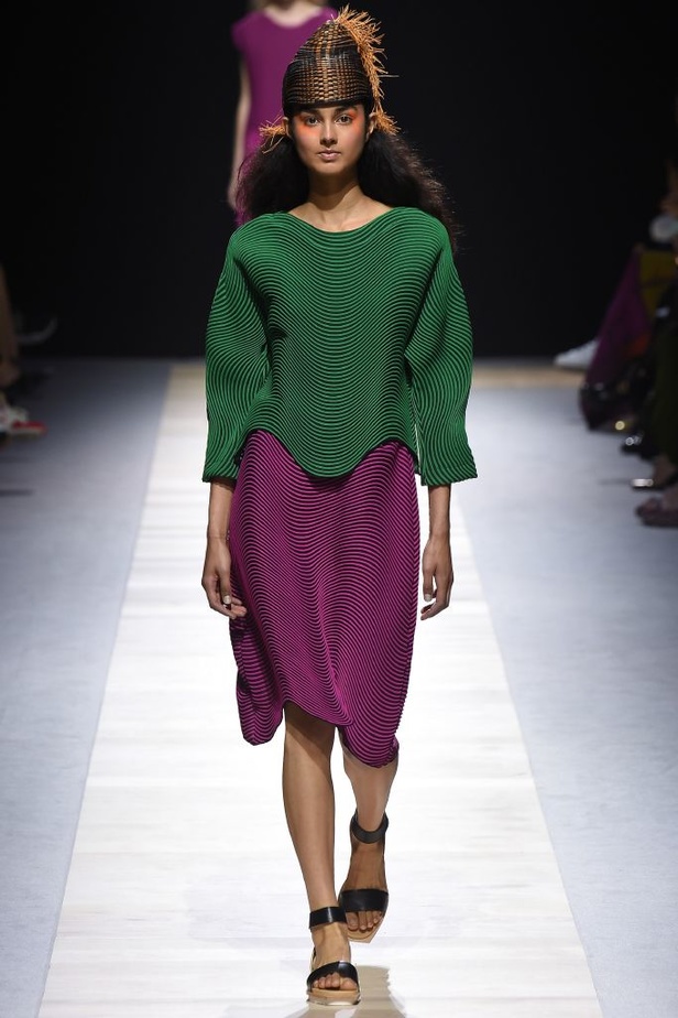 مجموعة Issey Miyake لربيع و صيف 2016