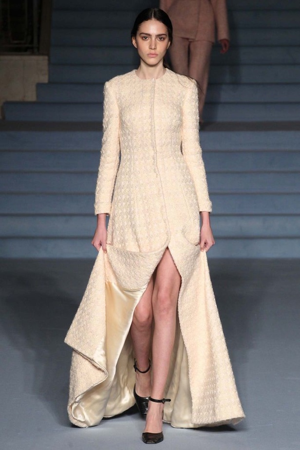 مجموعة Emilia Wickstead.. شتاء بألوان الربيع! 