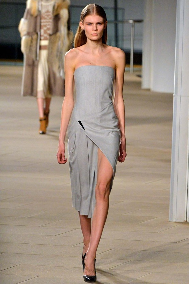 Prabal Gurung ...يجمع بين الدفء والأنوثة